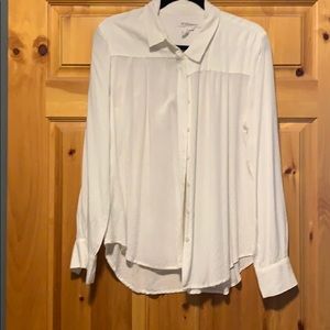 Long sleeve white button up blouse